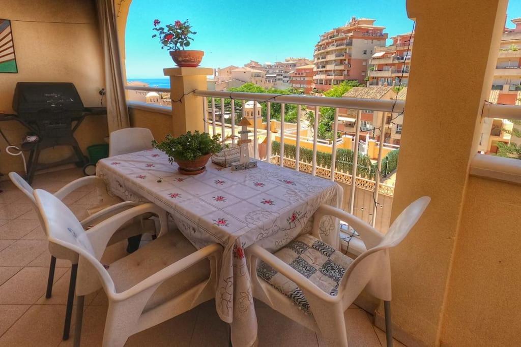 Room With Sea And Mountain Views Habitacion En Piso Compartido Para 1 O 2 Personas เบนัลมาเดนา ภายนอก รูปภาพ