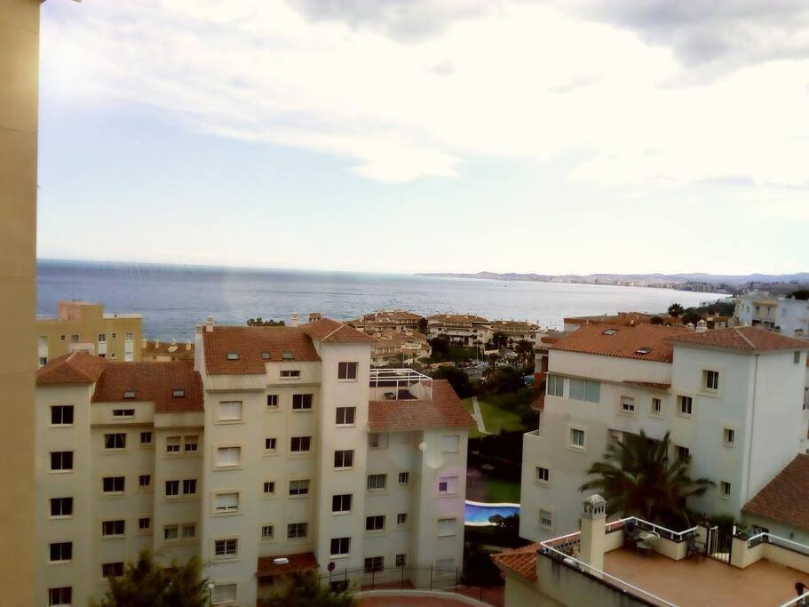 Room With Sea And Mountain Views Habitacion En Piso Compartido Para 1 O 2 Personas เบนัลมาเดนา ภายนอก รูปภาพ